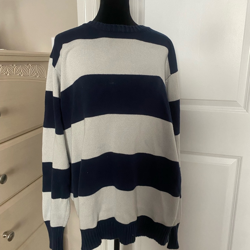 Brandy Melville Men's Sweater in Navy and White Stripes